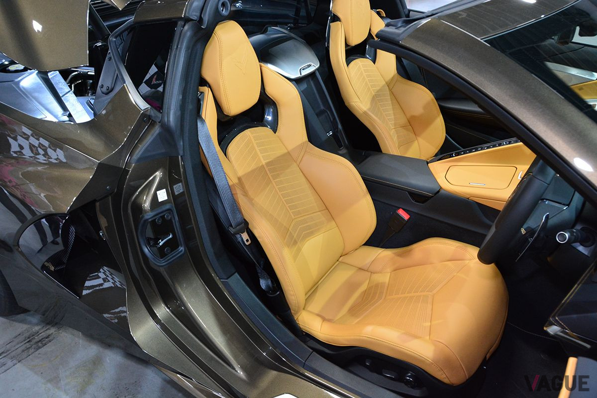 新型「シボレー コルベット 2LT」のシート