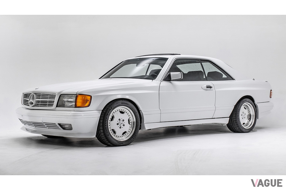 約1690万円で継続販売中のメルセデス・ベンツ「500 SEC 6.0 AMG ワイドボディ」（C）2021 Courtesy of RM Sotheby's