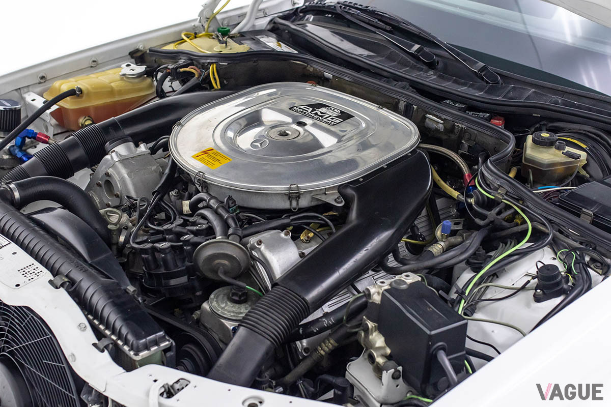 約1690万円で継続販売中のメルセデス・ベンツ「500 SEC 6.0 AMG ワイドボディ」（C）2021 Courtesy of RM Sotheby's