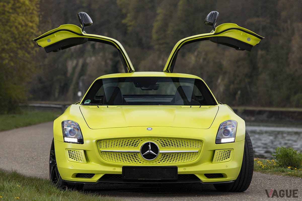 希望販売価格およそ1億4000万円のメルセデス・ベンツ「SLS AMG E-CELL」（C）2021 Courtesy of RM Sotheby's