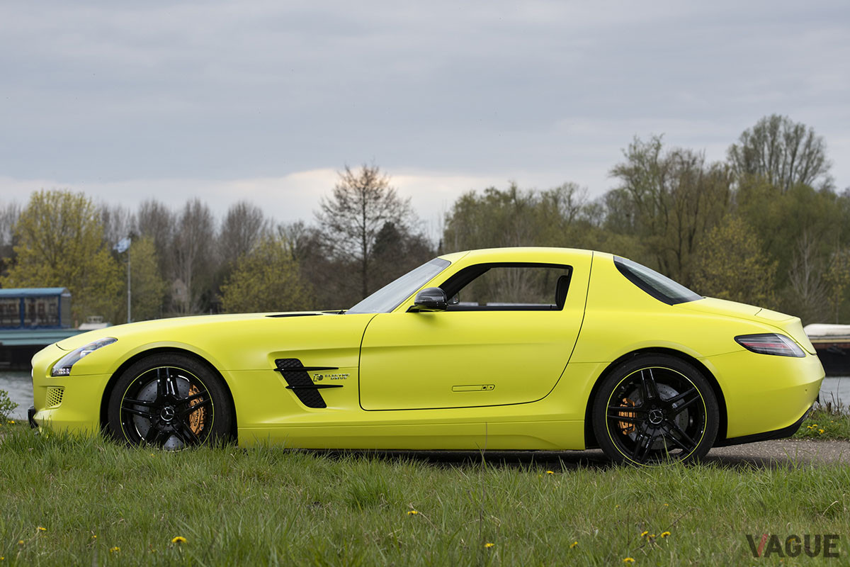 希望販売価格およそ1億4000万円のメルセデス・ベンツ「SLS AMG E-CELL」（C）2021 Courtesy of RM Sotheby's