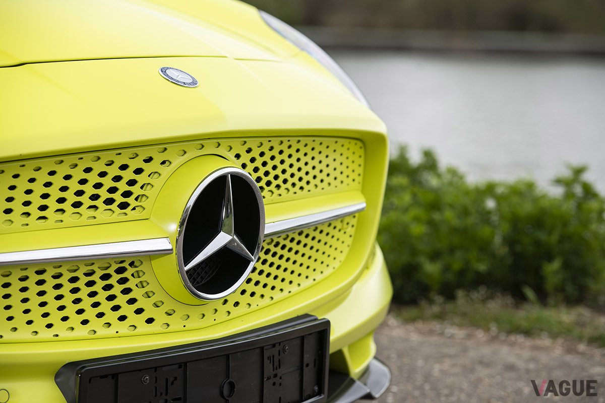 希望販売価格およそ1億4000万円のメルセデス・ベンツ「SLS AMG E-CELL」（C）2021 Courtesy of RM Sotheby's