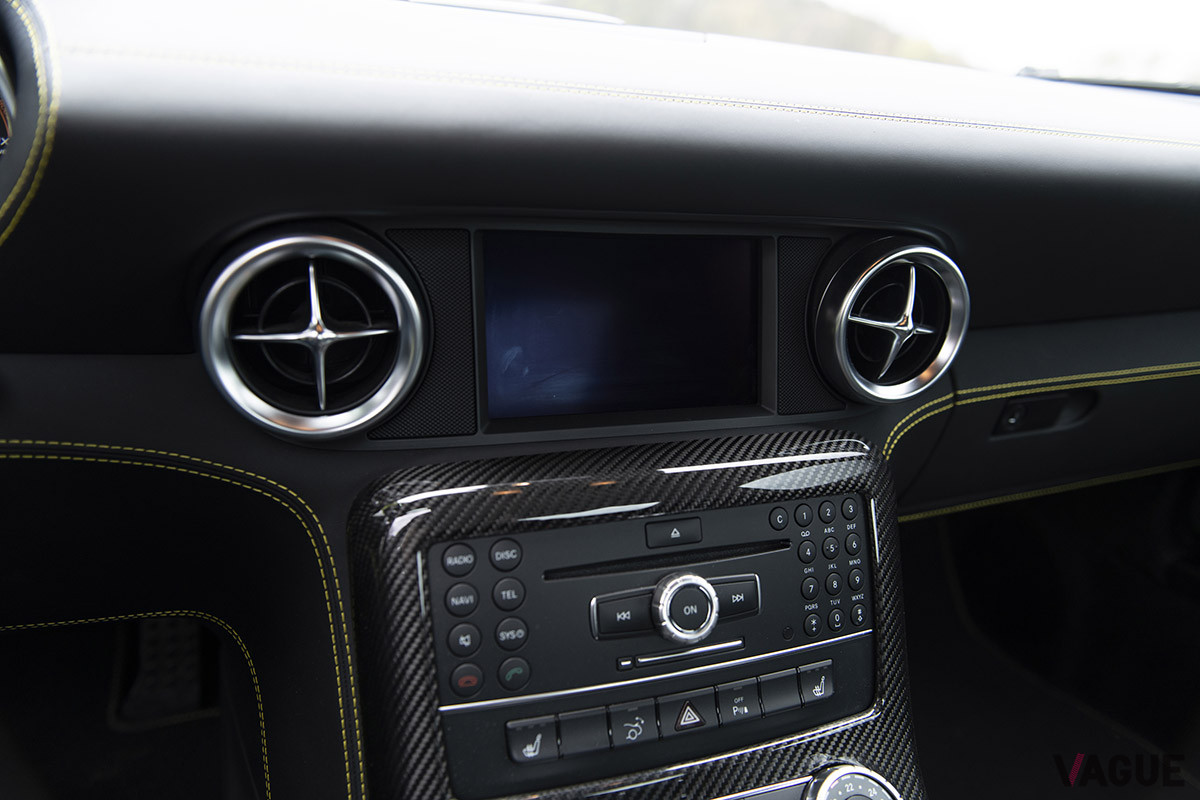 希望販売価格およそ1億4000万円のメルセデス・ベンツ「SLS AMG E-CELL」（C）2021 Courtesy of RM Sotheby's