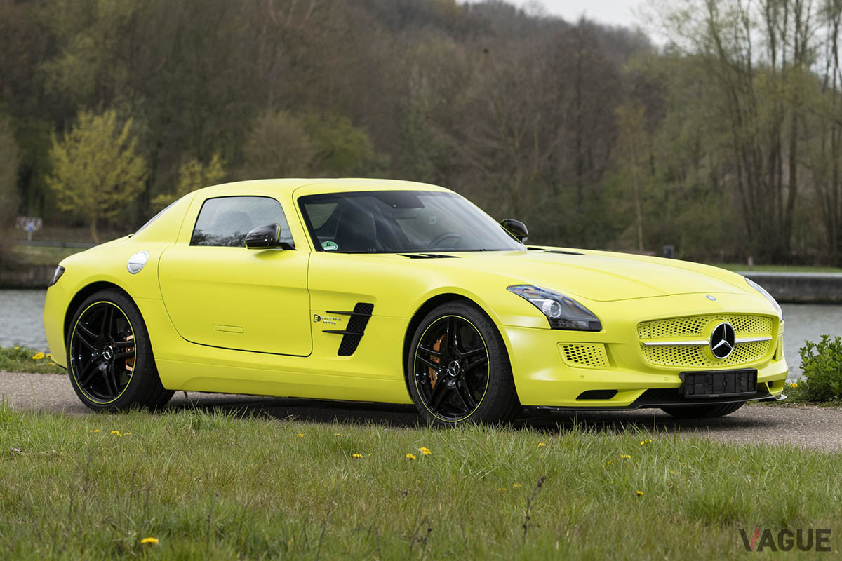 希望販売価格およそ1億4000万円のメルセデス・ベンツ「SLS AMG E-CELL」（C）2021 Courtesy of RM Sotheby's