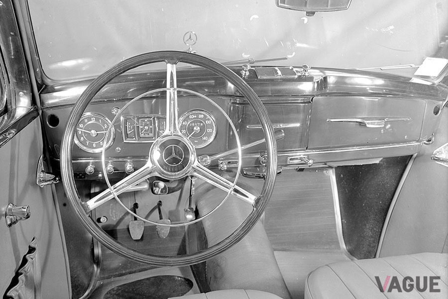 1951年から1952年にかけて生産されたタイプ170sb 52PS　セダンのインパネ
