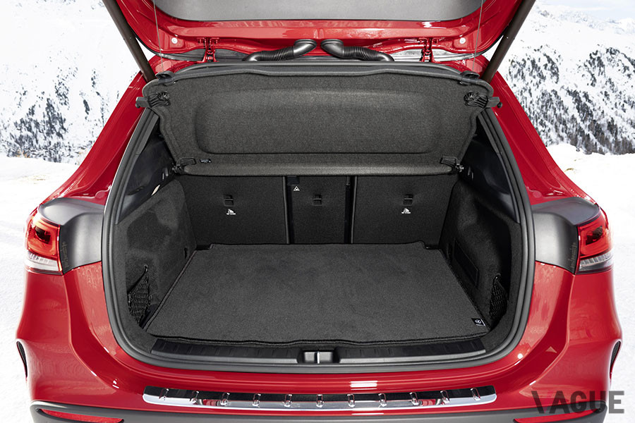 メルセデスAMG「GLA35 4マティック」の荷室