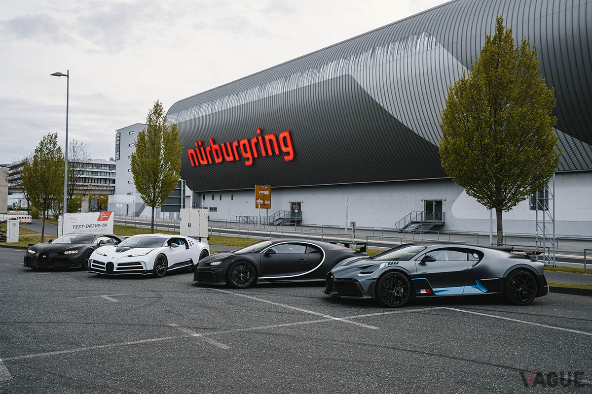 ニュルブルクリンク北コースでは、ブガッティ・オートモビル開発チームが年に1度のペースで最新モデルを持ち込み、ハードなテスト走行をおこなうのが慣例となっている
