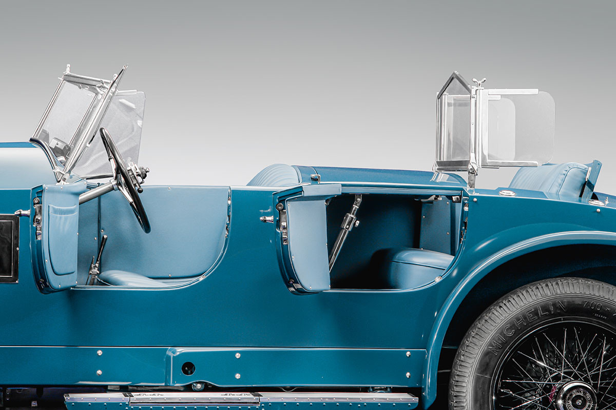「17EX」は、ウィンブルドンのコーチビルダー「ジャーヴィス＆サン」の架装により1928年1月に完成