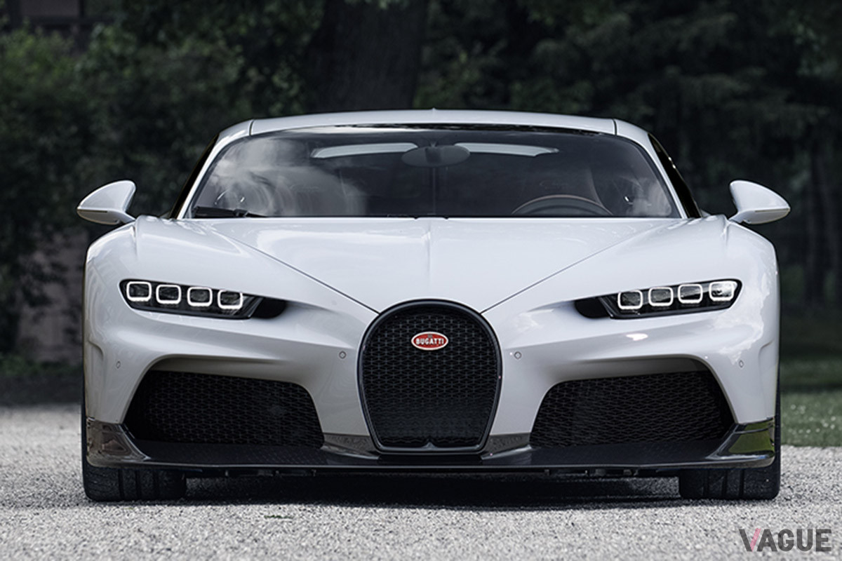 「シロン・スーパースポーツ300+4」の市販モデル版となる「シロン・スーパースポーツ」
