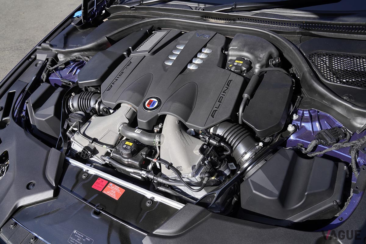 トルク重視の独自チューンが施されたエンジンにも、もちろんアルピナバッチが装着される（C）柳田由人