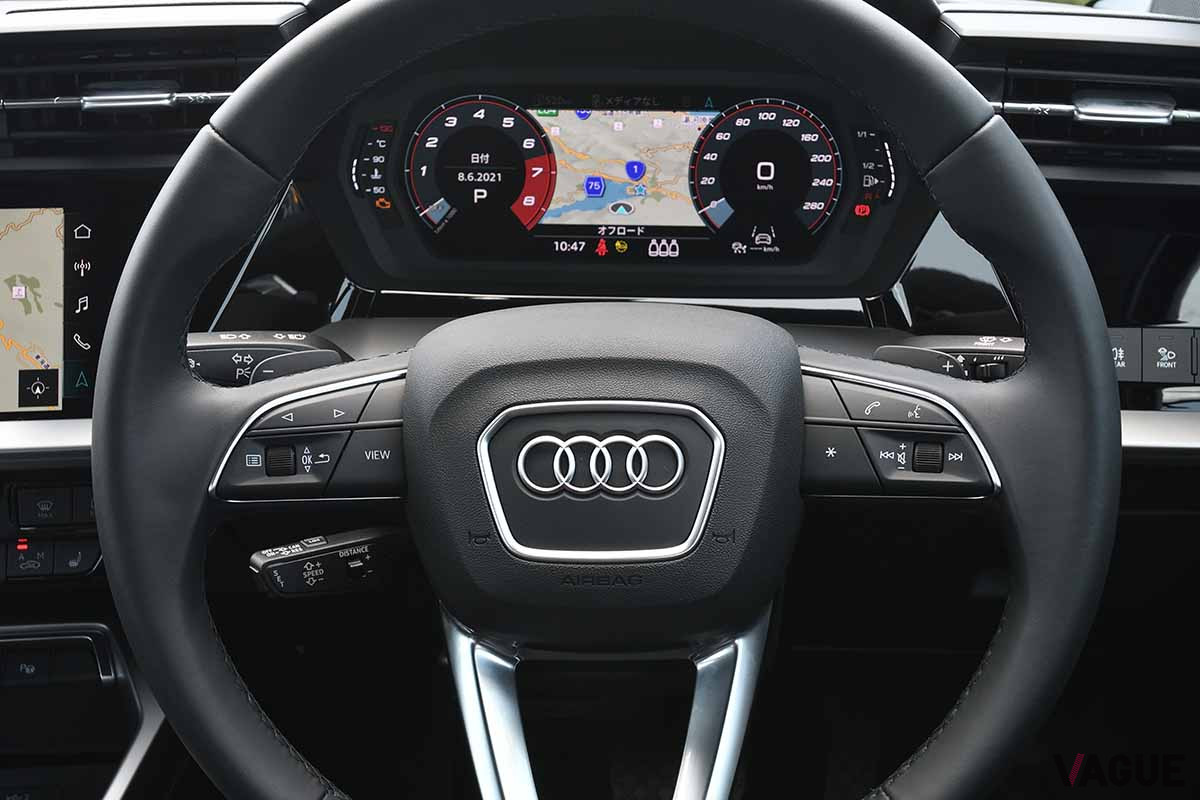 2021年5月に日本に上陸したアウディ新型「A3セダン」のインパネ。試乗車の「A3セダン 1stエディション」にはバーチャルコックピット＆MMIナビゲーションの「ナビゲーション・パッケージ」が標準装備される