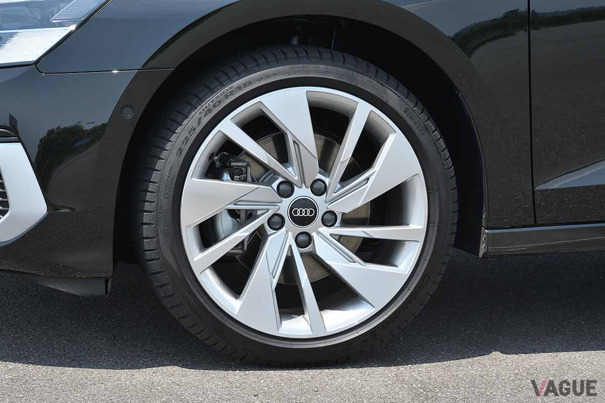 アウディ新型「A3セダン 1stエディション」は18インチ5スポークVデザインアルミホイール＋225／40R18サイズのタイヤが標準装備