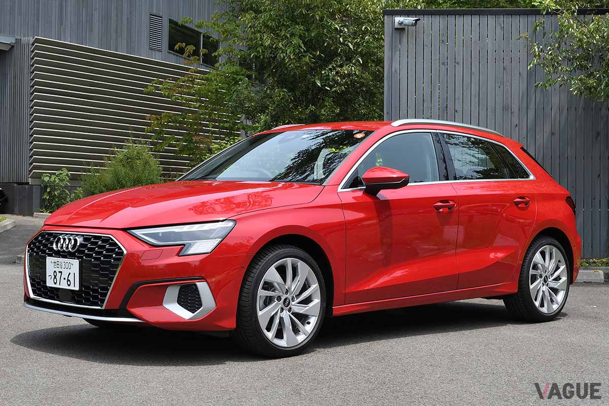 新型「A3スポーツバック 1stエディション」。ルーフレールが標準装備され、ツーリングワゴン風のエクステリアになる