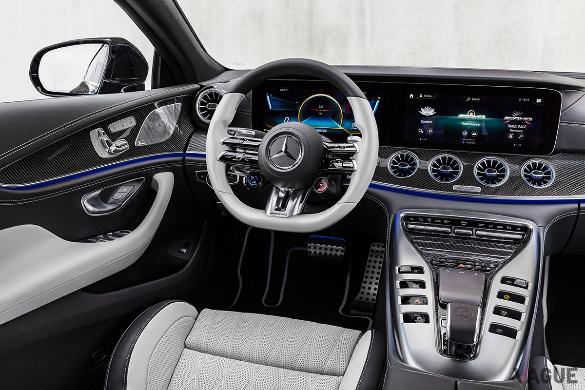 改良新型「メルセデスAMG GT 4ドアクーペ」のインパネ