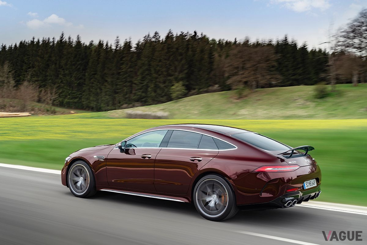 改良新型「メルセデスAMG GT 4ドアクーペ」