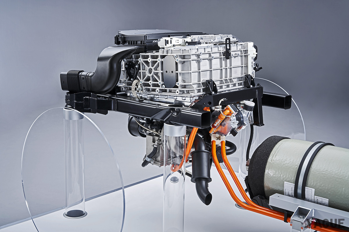 BMW iハイドロジェン・ネクストの燃料電池パワートレイン
