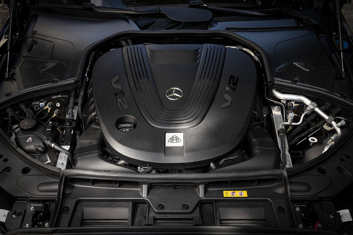 新型「メルセデス・マイバッハSクラス」のV12エンジン