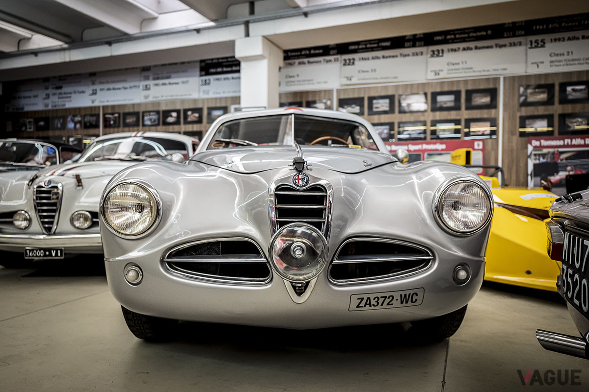 アルファ ロメオ「1900のシリーズ」が並ぶ