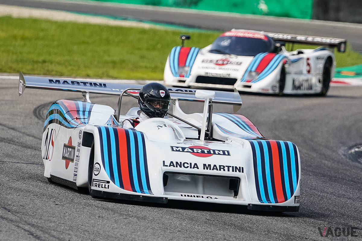 マルティーニカラーのランチア「LC1」、後方はランチア「LC2」