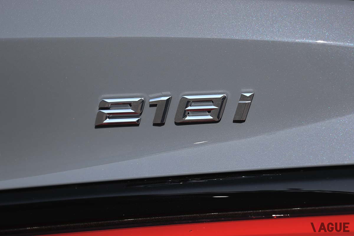 BMW「218iグランクーペ Mスポーツ」のエンブレム