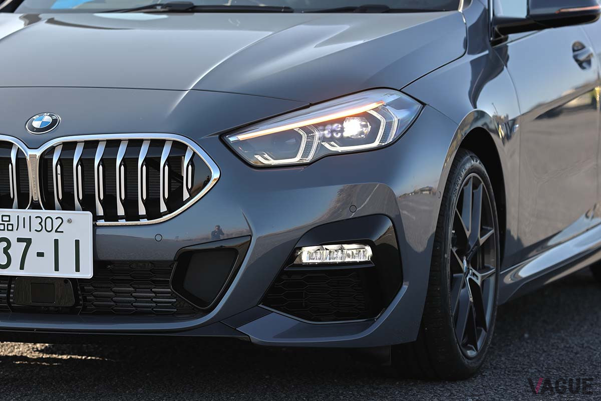 BMW「218iグランクーペ Mスポーツ」。ボンネットのラインが美しい