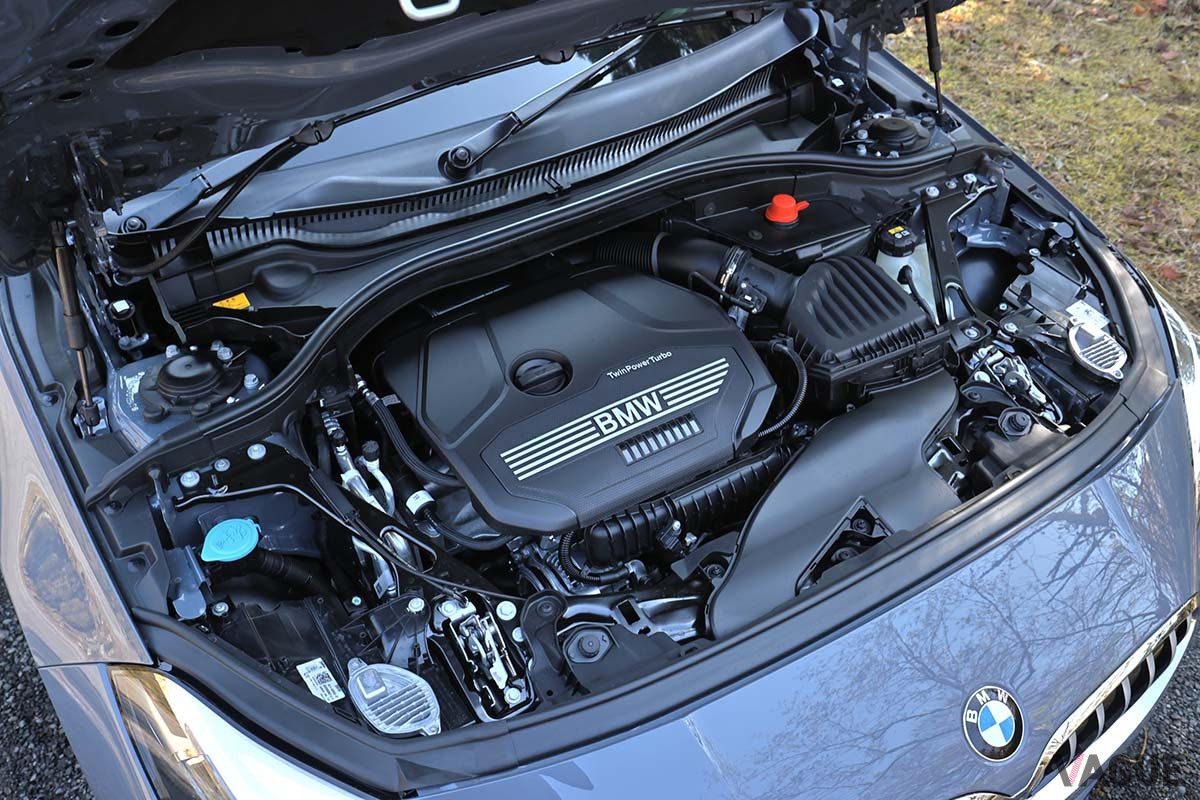 BMW「218iグランクーペ Mスポーツ」のエンジンは「B38A15A」型1.5リッター直列3気筒ガソリンターボ。140ps・220Nmを発生する