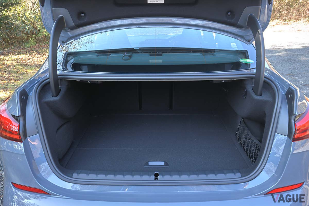 BMW「218iグランクーペ Mスポーツ」のトランクルーム容量は430リッター
