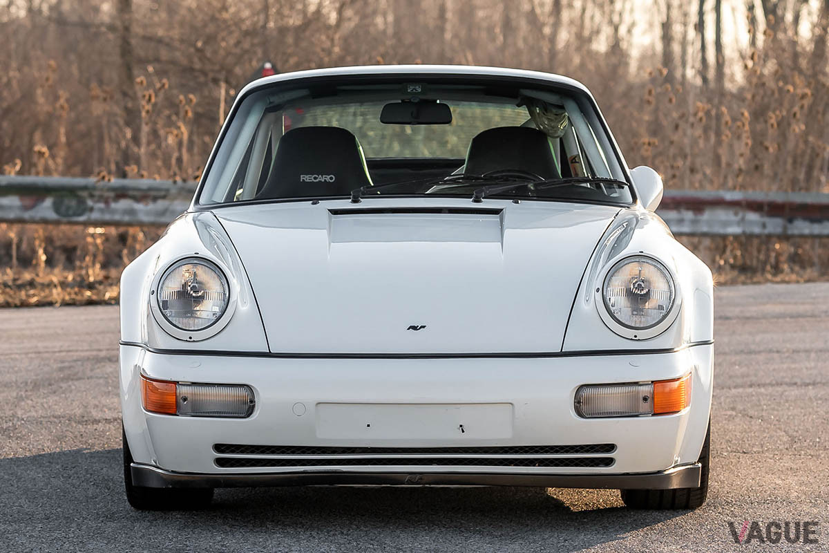 約3740万円で落札されたポルシェ RUF「CTR カレラ4」（1990年）（C）2021 Courtesy of RM Sotheby's