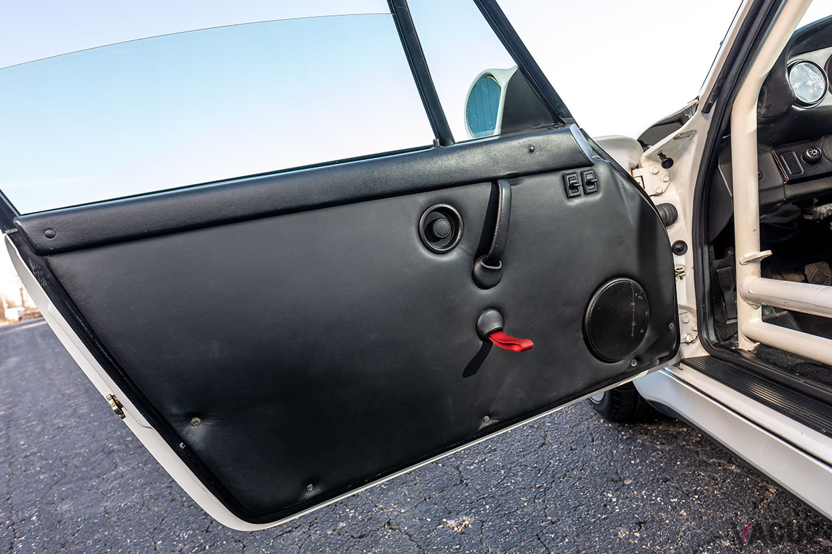 約3740万円で落札されたポルシェ RUF「CTR カレラ4」（1990年）（C）2021 Courtesy of RM Sotheby's