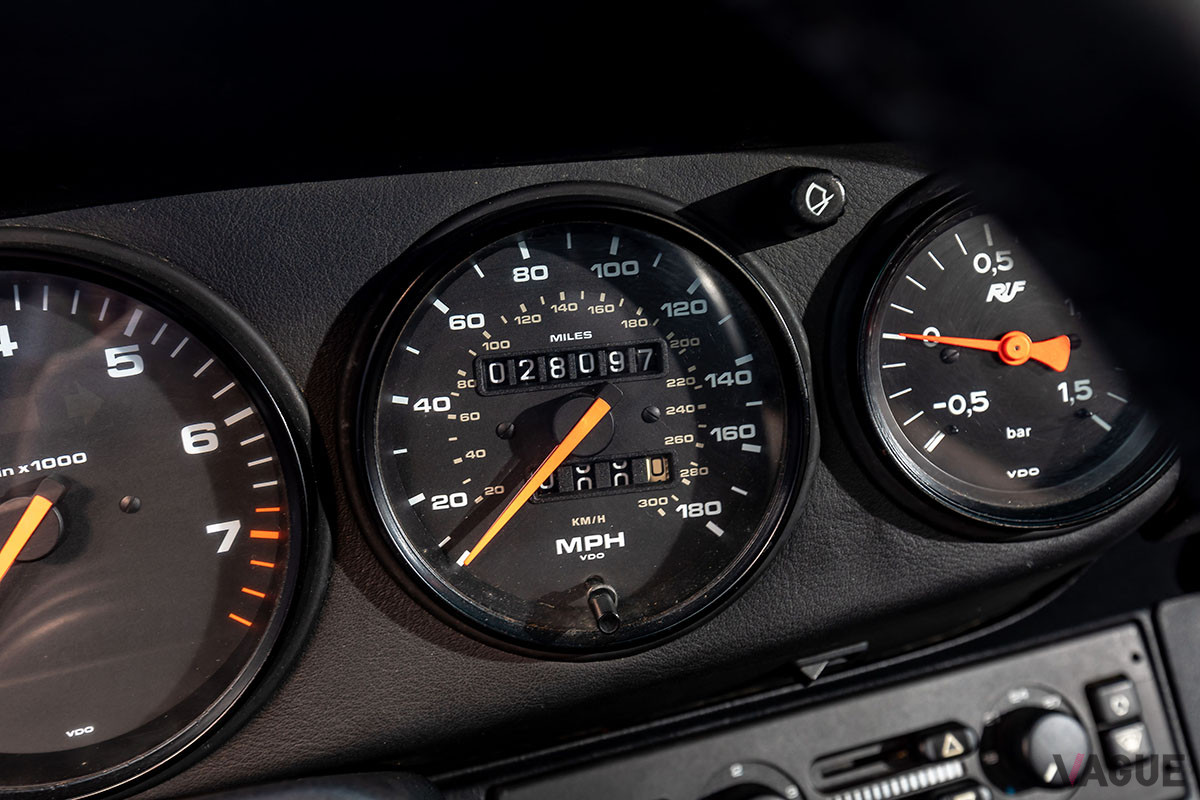 約3740万円で落札されたポルシェ RUF「CTR カレラ4」（1990年）（C）2021 Courtesy of RM Sotheby's