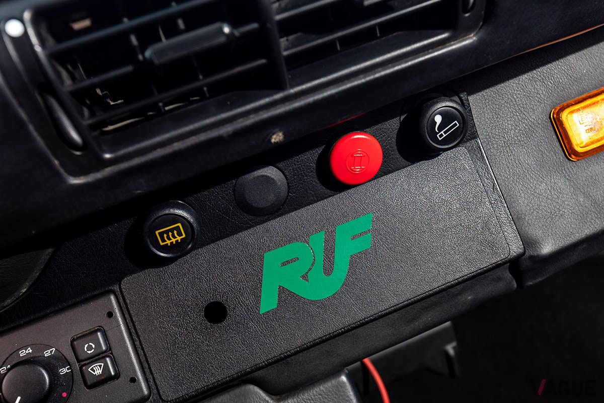 約3740万円で落札されたポルシェ RUF「CTR カレラ4」（1990年）（C）2021 Courtesy of RM Sotheby's