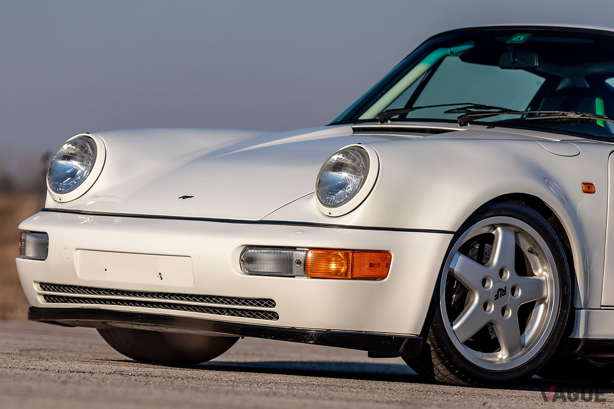 約3740万円で落札されたポルシェ RUF「CTR カレラ4」（1990年）（C）2021 Courtesy of RM Sotheby's