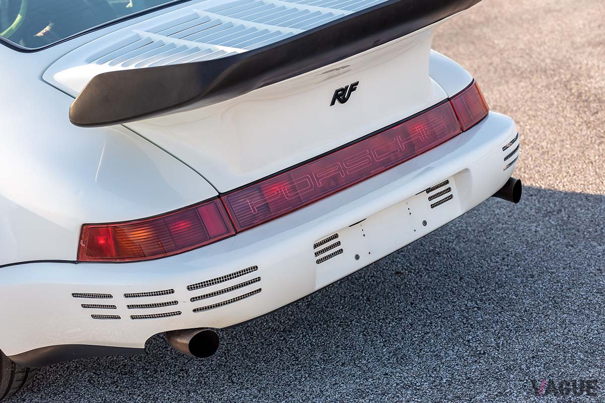 約3740万円で落札されたポルシェ RUF「CTR カレラ4」（1990年）（C）2021 Courtesy of RM Sotheby's