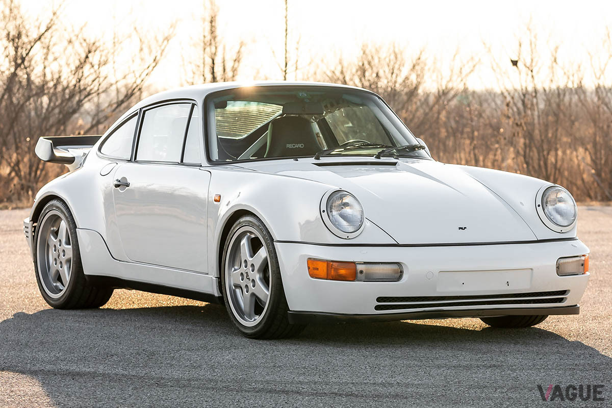 約3740万円で落札されたポルシェ RUF「CTR カレラ4」（1990年）（C）2021 Courtesy of RM Sotheby's