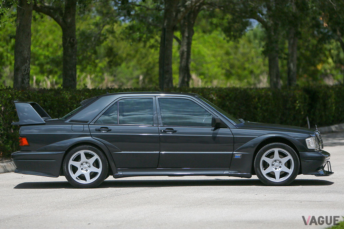 約4120万円で落札されたメルセデス・ベンツ「190E 2.5-16エボリューション2」（C）2021 Courtesy of RM Sotheby's