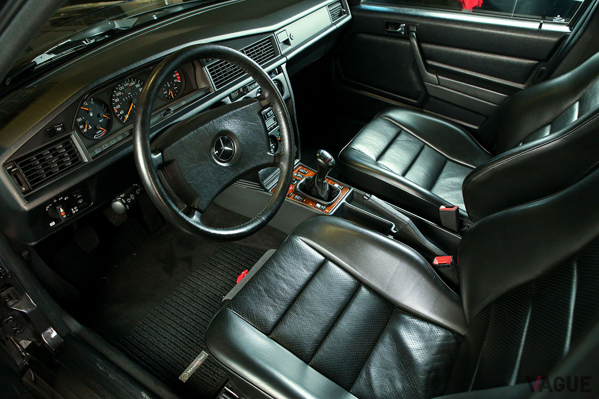 約4120万円で落札されたメルセデス・ベンツ「190E 2.5-16エボリューション2」（C）2021 Courtesy of RM Sotheby's