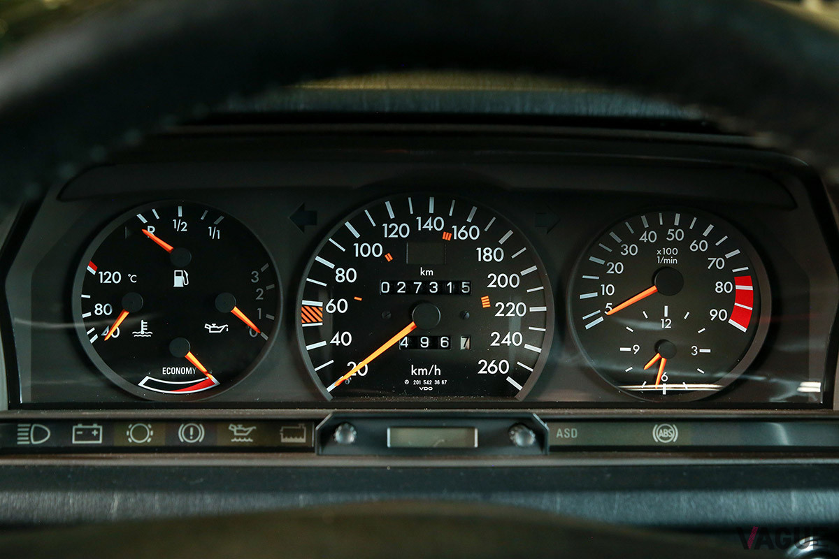 約4120万円で落札されたメルセデス・ベンツ「190E 2.5-16エボリューション2」（C）2021 Courtesy of RM Sotheby's