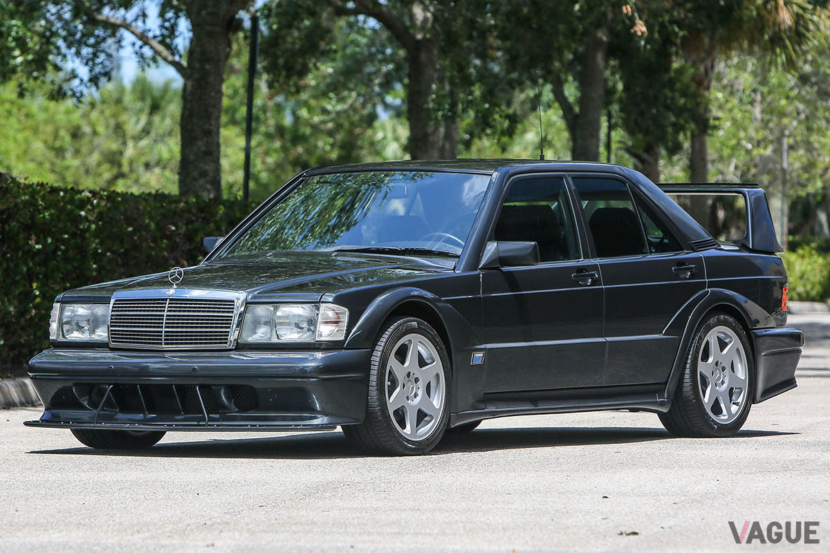 走行距離は2万7500kmのメルセデス・ベンツ「190E 2.5-16エボリューション2」（C）2021 Courtesy of RM Sotheby's