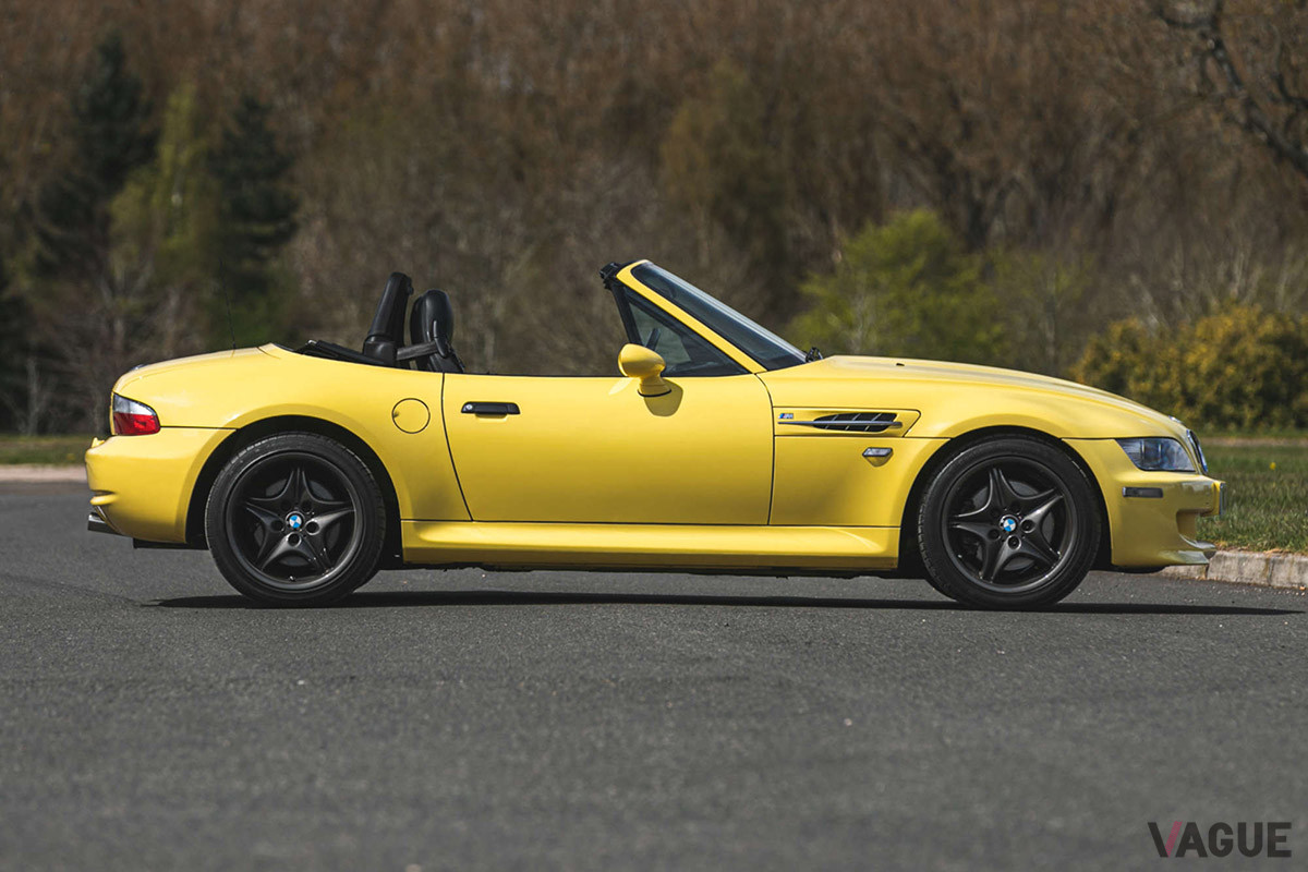 約315万円で落札された、ダカールイエローのBMW「Z3Mロードスター」（C）Silverstone Auctions Limited 2021