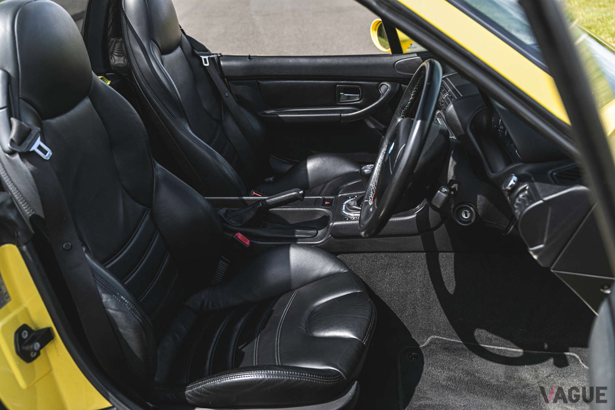 約315万円で落札された、ダカールイエローのBMW「Z3Mロードスター」（C）Silverstone Auctions Limited 2021