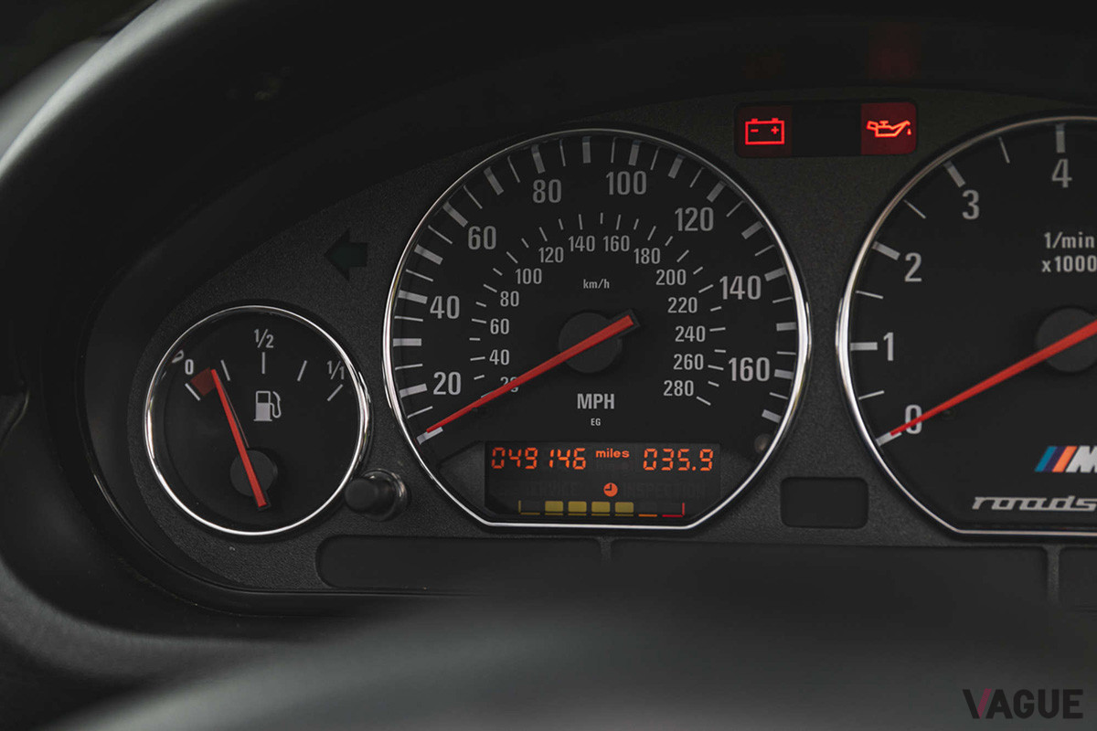 約315万円で落札された、ダカールイエローのBMW「Z3Mロードスター」（C）Silverstone Auctions Limited 2021
