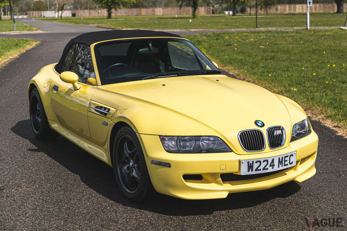 約315万円で落札された、ダカールイエローのBMW「Z3Mロードスター」（C）Silverstone Auctions Limited 2021