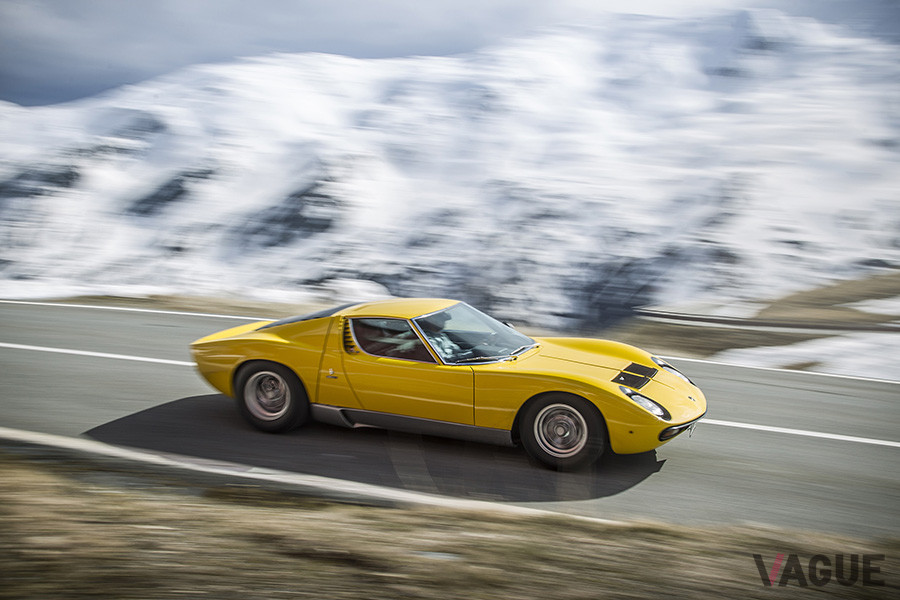ドライブしたのは、シャシナンバー：5092の「ミウラSV」