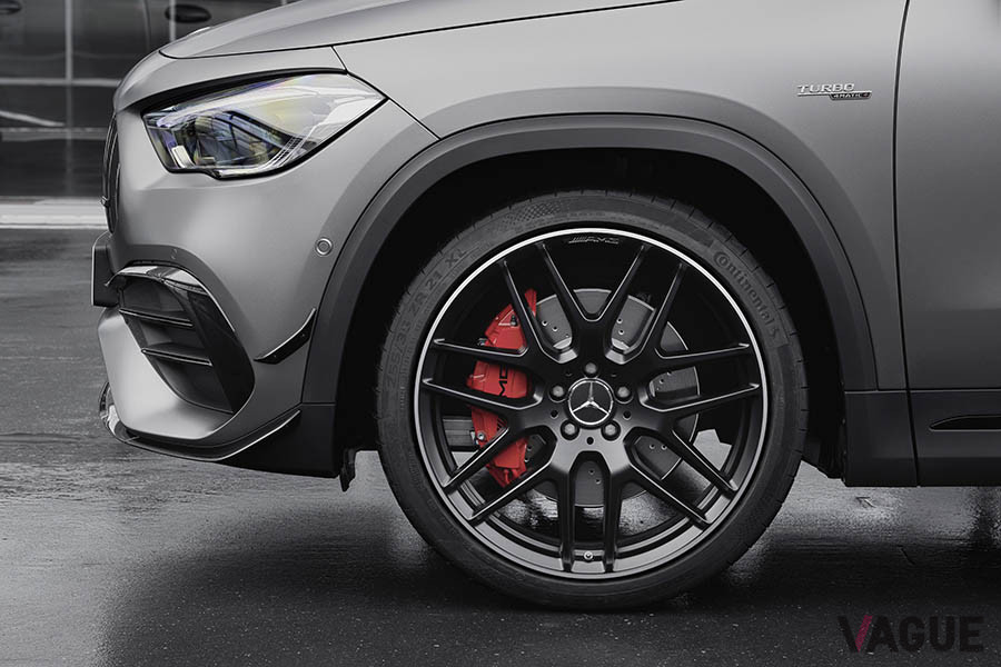メルセデスAMG「GLA45S 4マティック＋」のタイヤ&ブレーキ