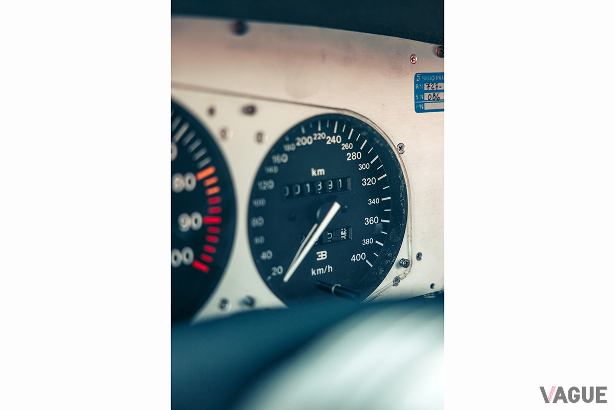 「EB110LM」のスピードメーターは400km／hまで刻まれている