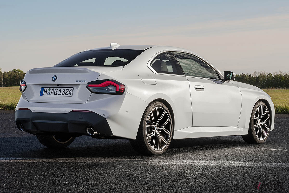 220iクーペには、最高出力184ps／5000-6500rpm、最大トルク300Nm／1350-4000rpmを発生する、4気筒ターボガソリンエンジン（1998cc）が搭載されている