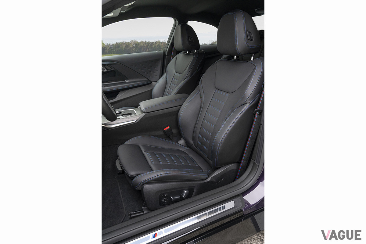 「M240i xDriveクーペ」のフロントシート