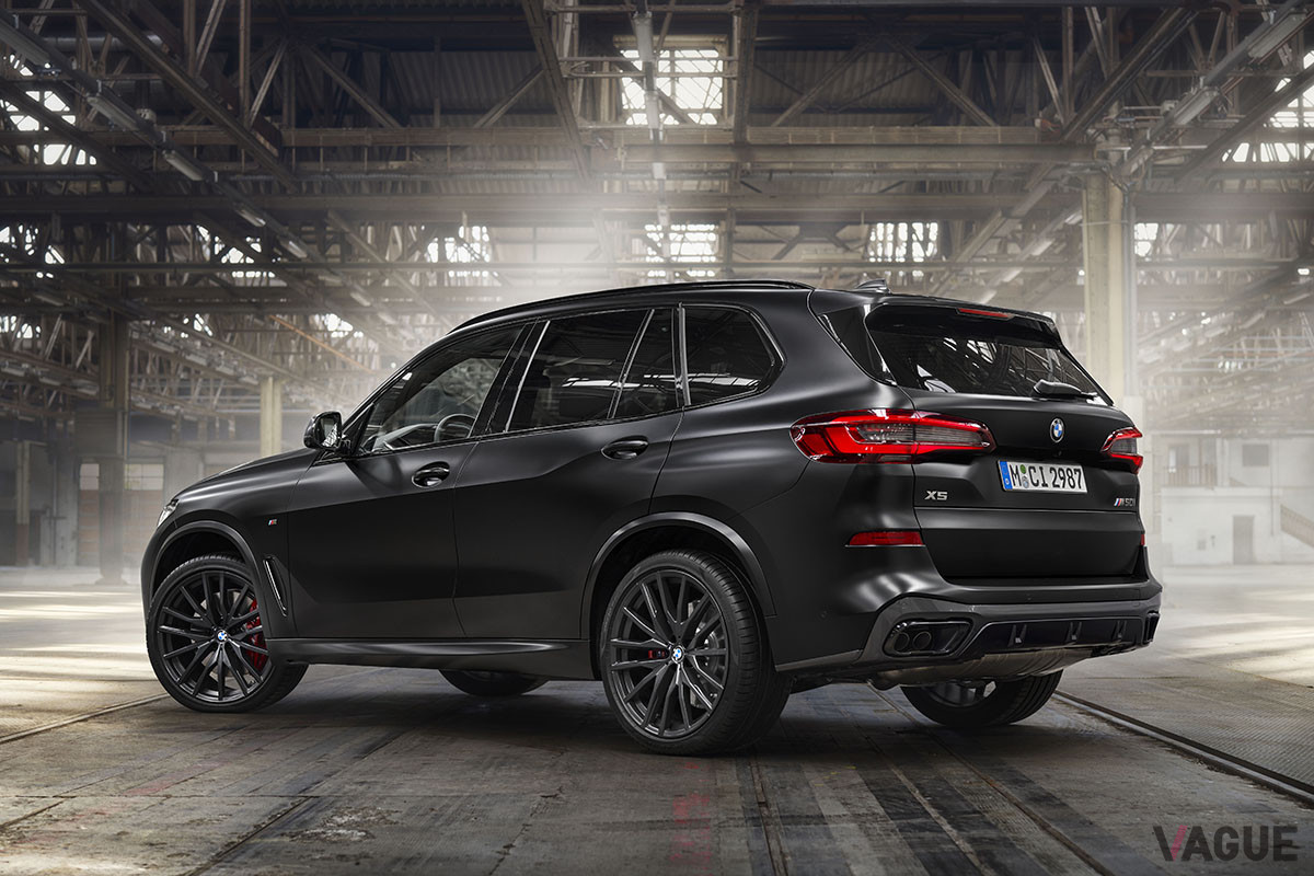 BMW「X5ブラック バーミリオン」