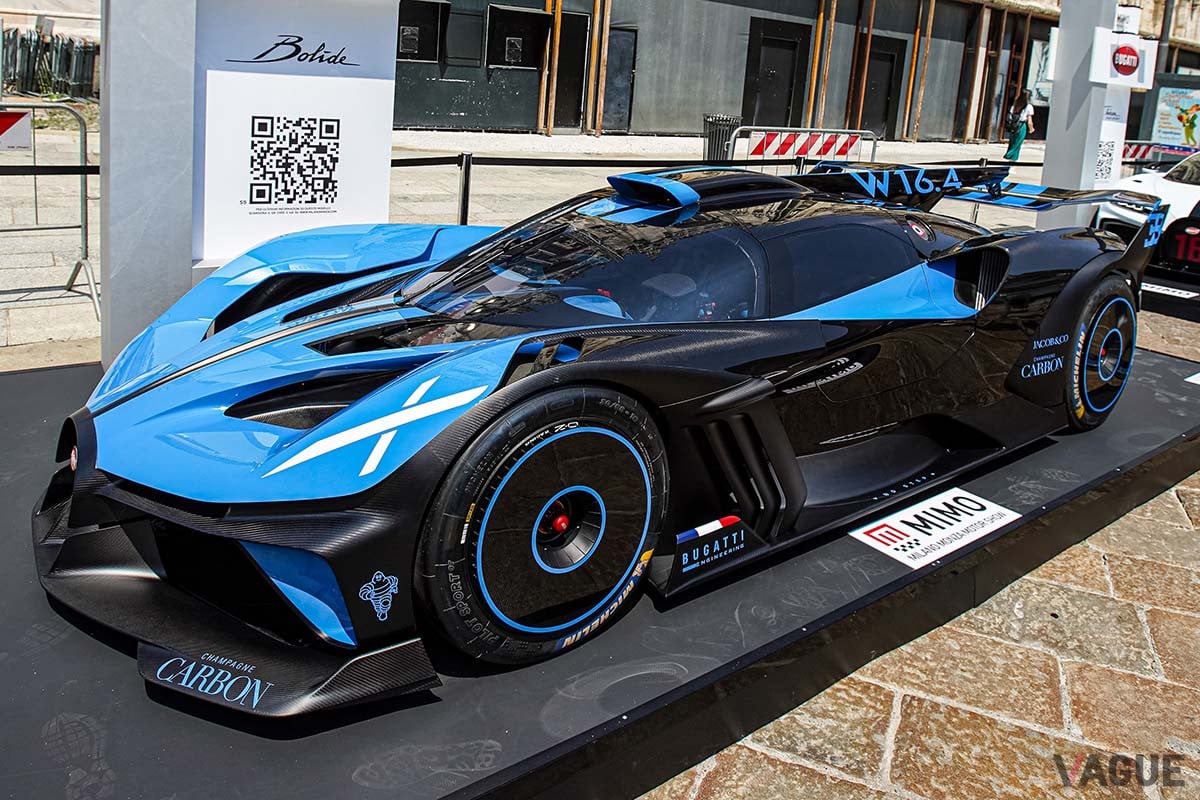 ブガッティ 総額およそ22億円オーバー！ ブガッティがミラノでワールド