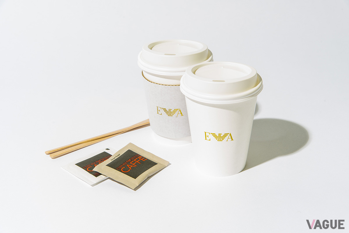 エンポリオ・アルマーニカフェの持ち帰り用カップ（ホット用）